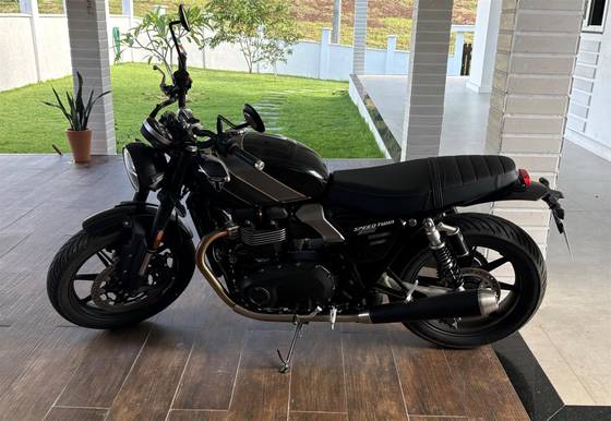 TRIUMPH SPEED TWIN 900 TRIUMPH SPEED TWIN 900